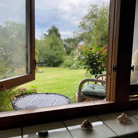 Nature-close Guest With Garden - Private Bath Included Frühstückspension