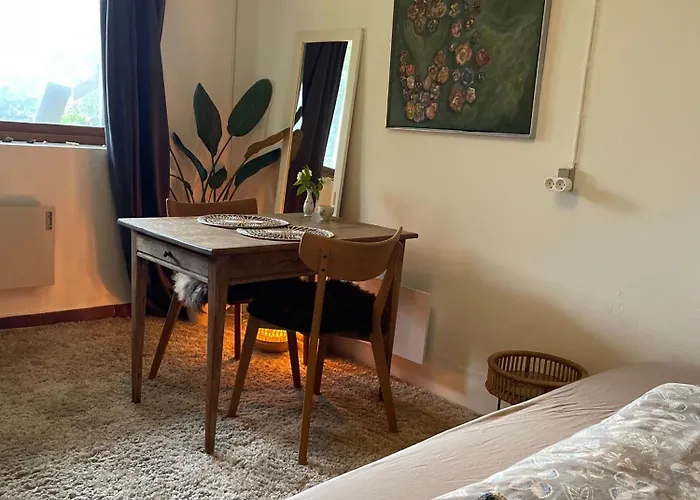 Nature-close Guest With Garden - Private Bath Included
